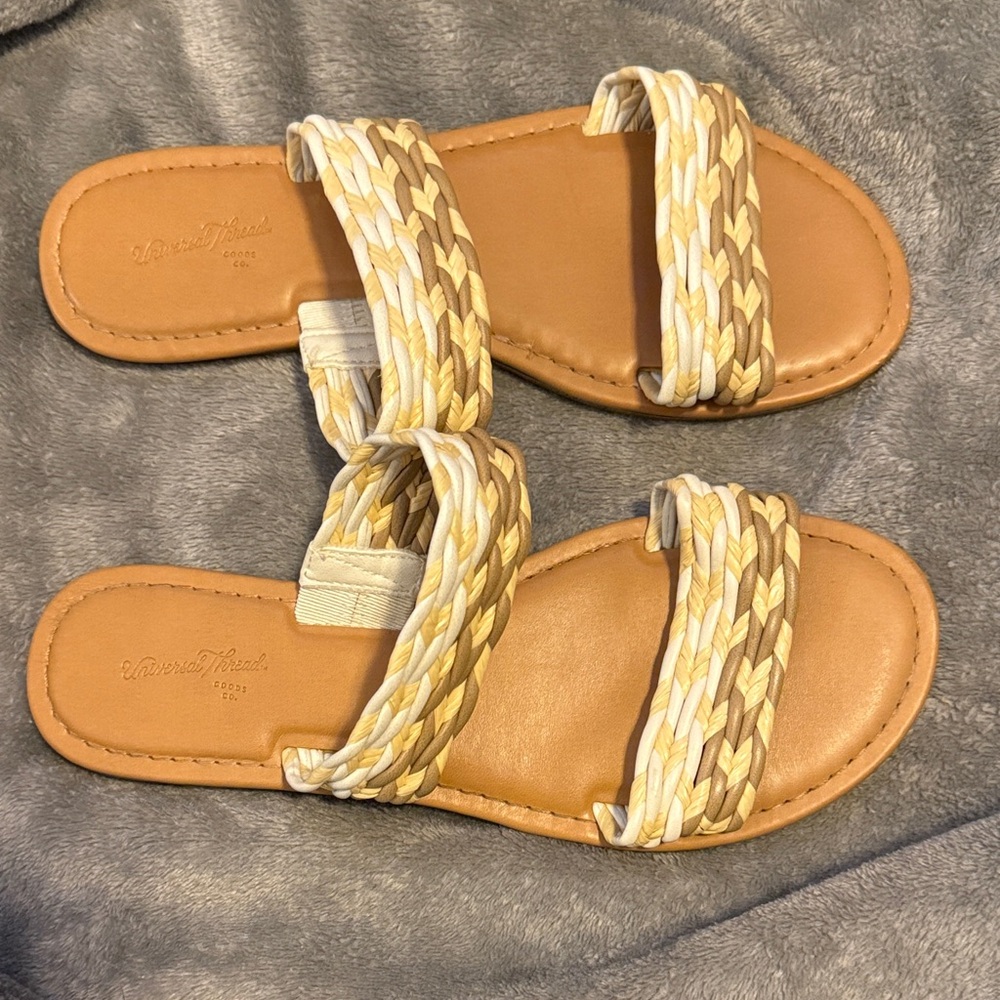 🖤 Universal Thread Braided Strap Sandals